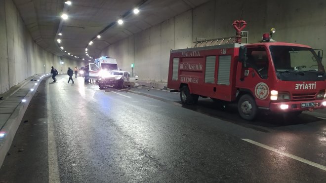 Malatya'da iki otomobilin çarpışması sonucu 1 kişi yaralandı