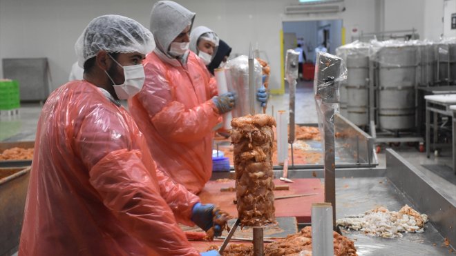 Depremin ardından kaldığı yerden başlayıp ilk ihracatını yaptı