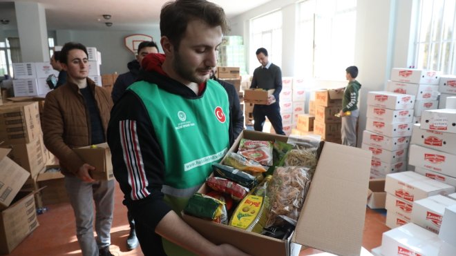 Malatya'da depremlerde yıkılan binaların enkazını kaldırma çalışmaları sürüyor