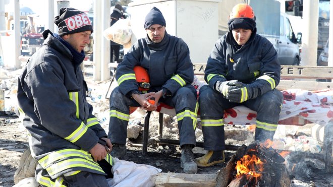 Filistin'den gelen ekip Malatya'da depremzedelerin yardımına koşuyor