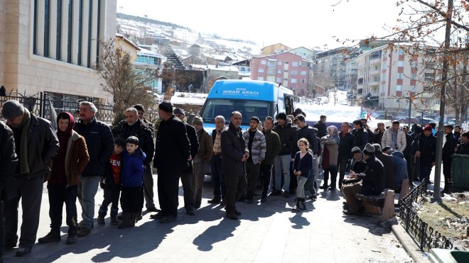 MALATYA - Türkiye Diyanet Vakfı deprem bölgesindeki yardım faaliyetlerine devam ediyor1