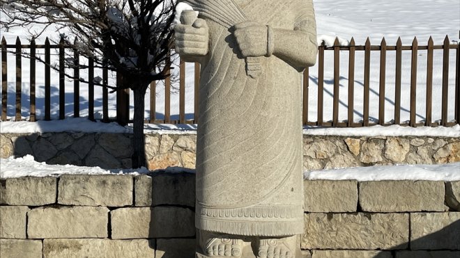 UNESCO Dünya Mirası Listesi'ndeki 7 bin yıllık Arslantepe karla kaplandı