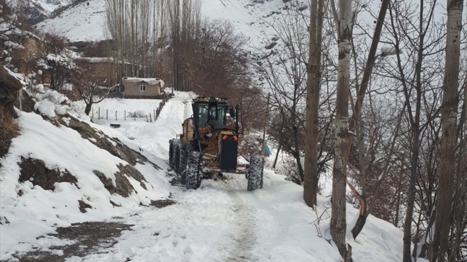 Van, Hakkari, Bitlis ve Muş'ta 192 yerleşim yerine ulaşım sağlanamıyor