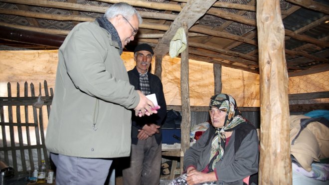 Nurhak'ta 83 yaşındaki kadının pasaportu ailesine teslim edildi