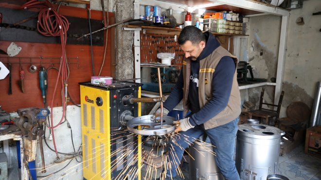 Muş'ta esnafın 2 günde ürettiği 600 soba deprem bölgesine gönderildi