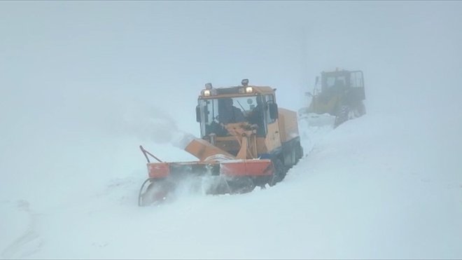 Saray ilçesi kırsalında karla mücadele