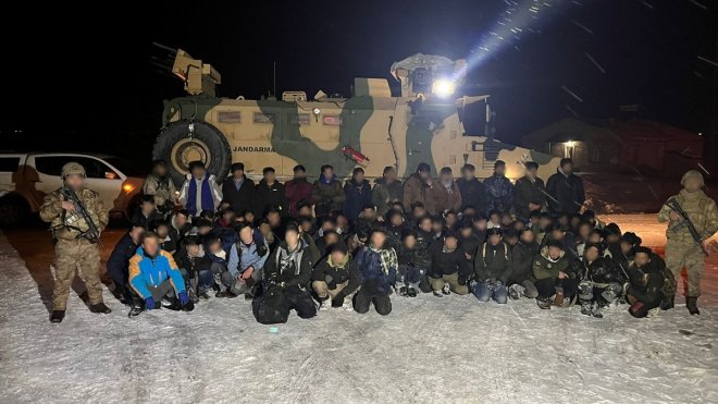 Van'da 232 düzensiz göçmen yakalandı