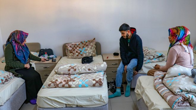 "Asrın felaketi"nden etkilenen 133 depremzede Van'da yurda yerleştirildi