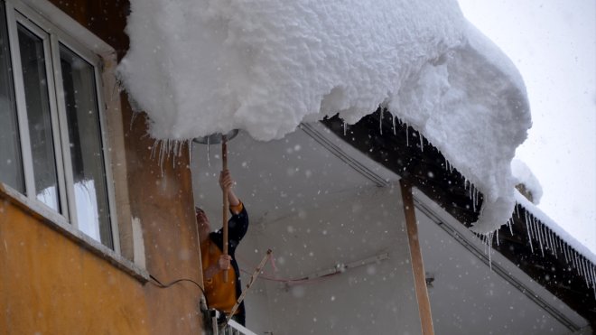Van, Bitlis, Hakkari ve Muş'ta 1120 yerleşim biriminin yolu kar nedeniyle kapandı