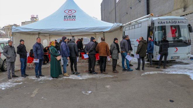 Van'da kan bağışı noktalarında yoğunluk devam ediyor
