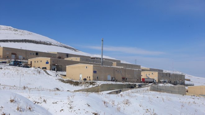 Van'daki tekstil fabrikaları depremzedeleri istihdam edecek