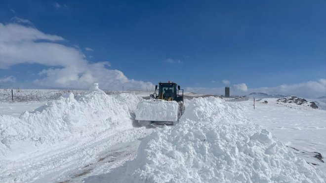 Van'da 85 yerleşim yerine ulaşım sağlanamıyor