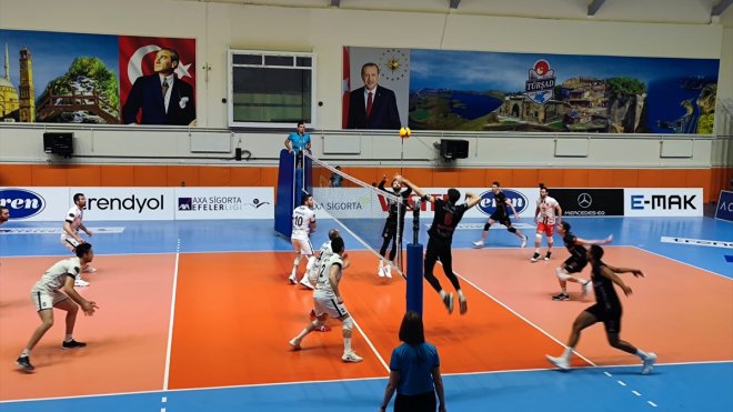 Voleybol: AXA Sigorta Efeler Ligi