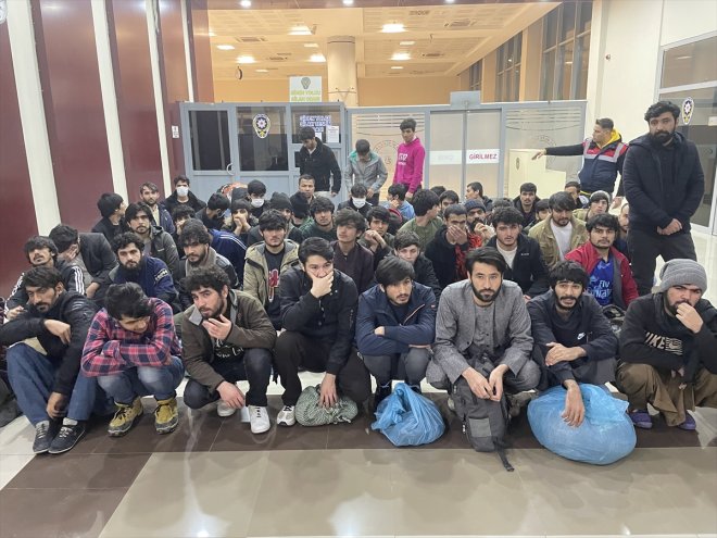 AĞRI - göçmen gönderildi uçakla Afganistan