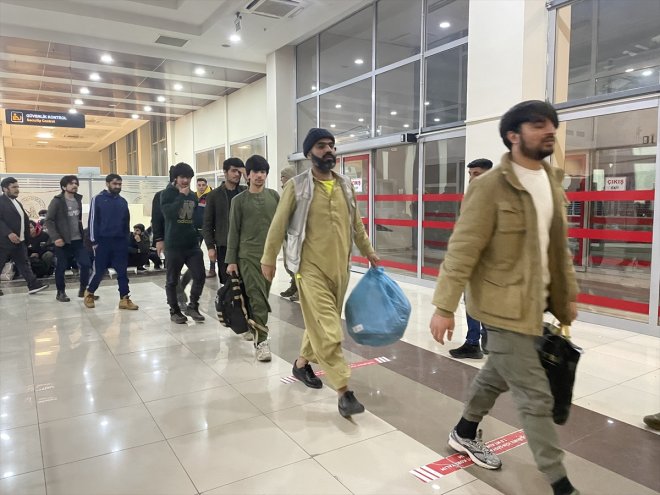 AĞRI - gönderildi göçmen 136 Afganistan