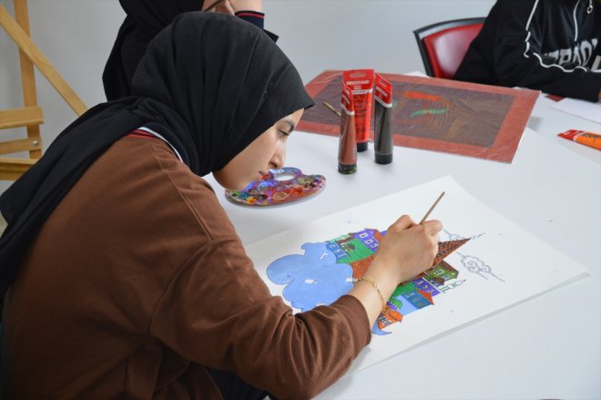 - öğrenciler AĞRI sanatlarını öğreniyor Merkezi