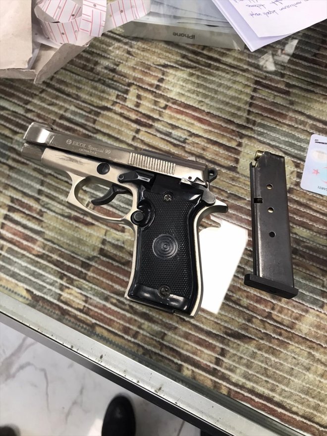 piyasaya iddiasıyla cep - AĞRI kaçağı telefonlarını tutuklandı kişi sürdükleri 3 Gümrük 3