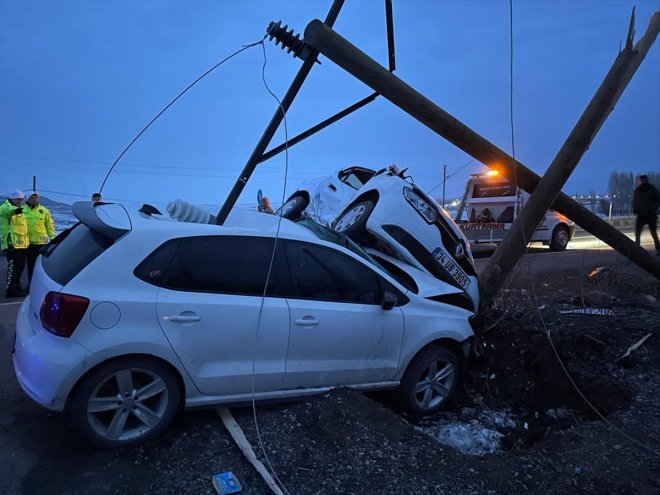 Ağrı'da iki trafik kazasında 9 kişi yaralandı