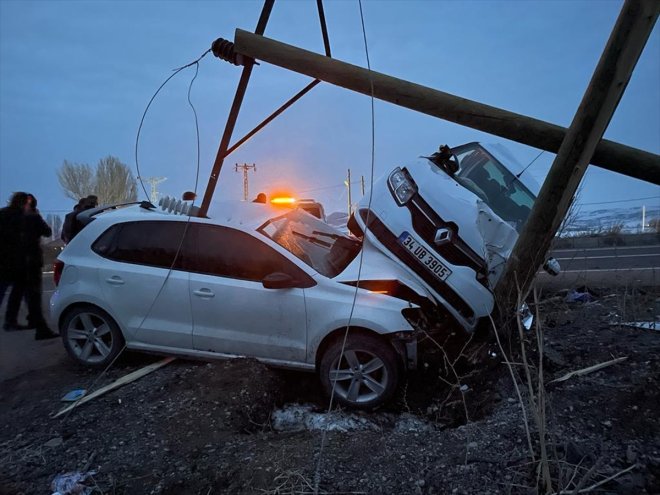 İki kazasında - AĞRI trafik yaralandı kişi 9 4