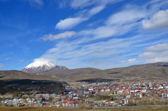 kaplandı - zirvesi karla Kösedağ