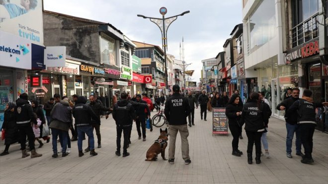 Ağrı'da narkotik köpekleriyle uyuşturucu denetimi yapıldı