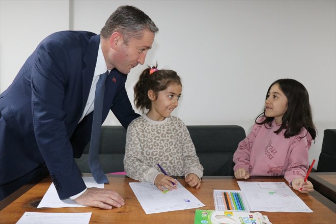 için akşamları hafta gönüllü mesaide ve Öğretmenler AĞRI depremzede - sonları öğrenciler 11