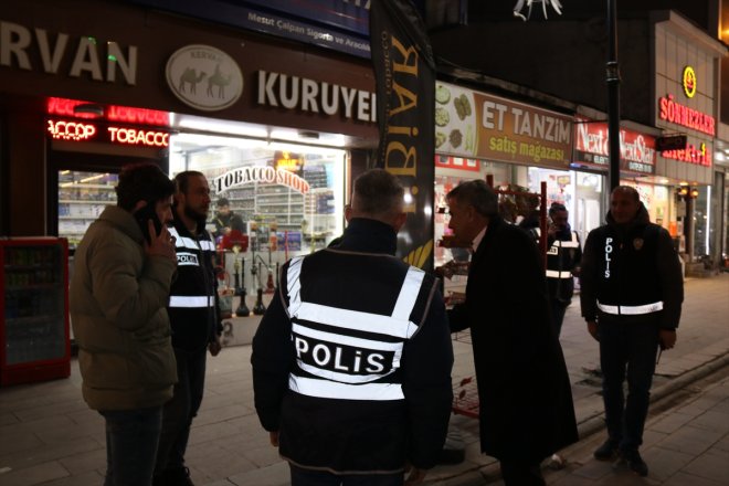 Ağrı'da polis, şüpheli şahıslara yönelik uygulama yaptı
