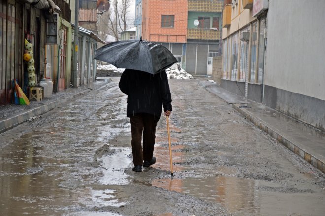 sonrası ve sokaklarda - su birikintileri cadde Sağanak AĞRI oluştu 2