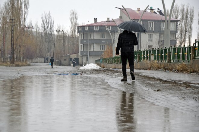 ve cadde Sağanak sokaklarda sonrası birikintileri AĞRI - su oluştu 4