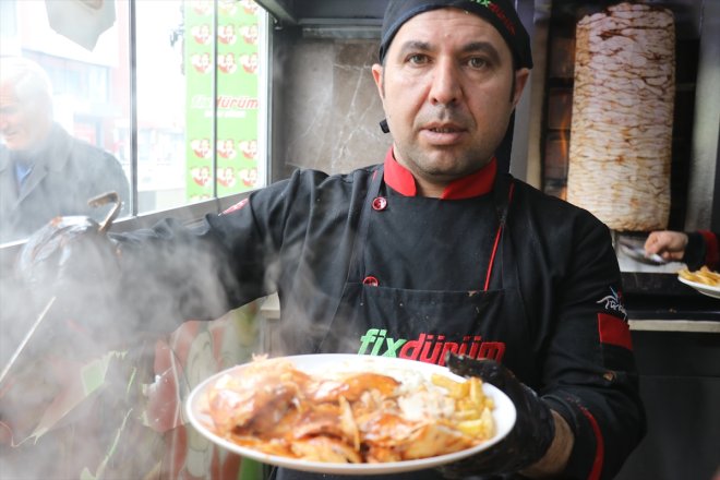 esnaf, gelirini için bağışlayacak Ağrılı günlük Kızılay