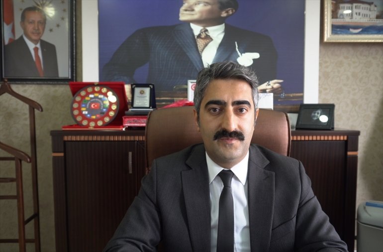 Ağrılı öğrenciler bir günlük okul harçlıklarını depremzedelere bağışladı6