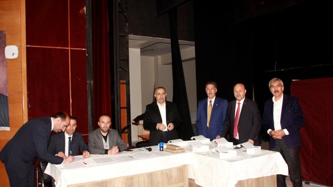 AK Parti Hakkari teşkilatında temayül yoklaması yapılıyor