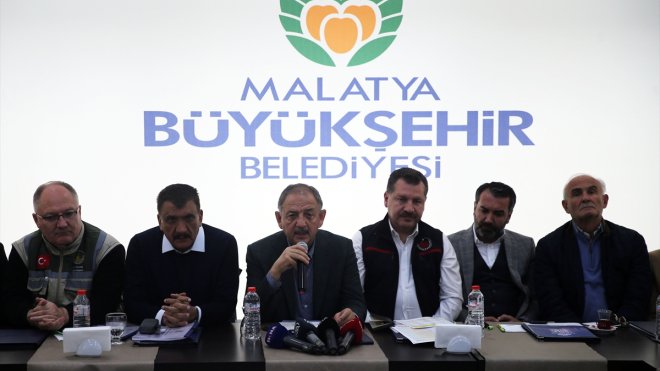 AK Parti'li Özhaseki deprem bölgesi Malatya'da konuştu: