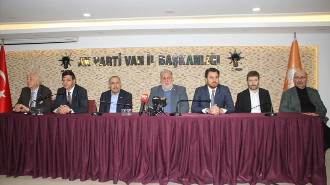 AK Parti Van İl Başkanlığında devir teslim töreni yapıldı1