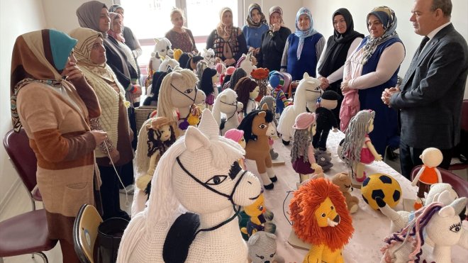 Ardahan'dan depremzede çocukları gülümsetecek oyuncaklar gönderildi