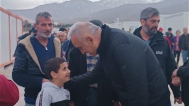 Bakan Ersoy, depremlerden etkilenen Malatya'da incelemelerini sürdürdü