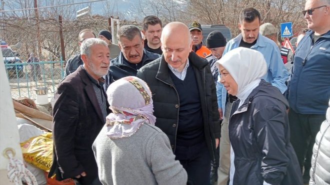 Bakan Karaismailoğlu, Malatya'da ziyaretler gerçekleştirdi