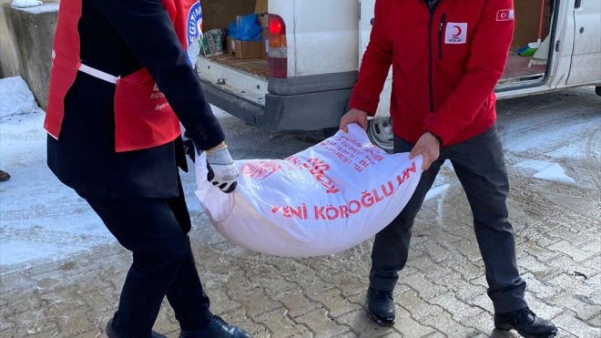 Baskil'de depremzedelere yardım