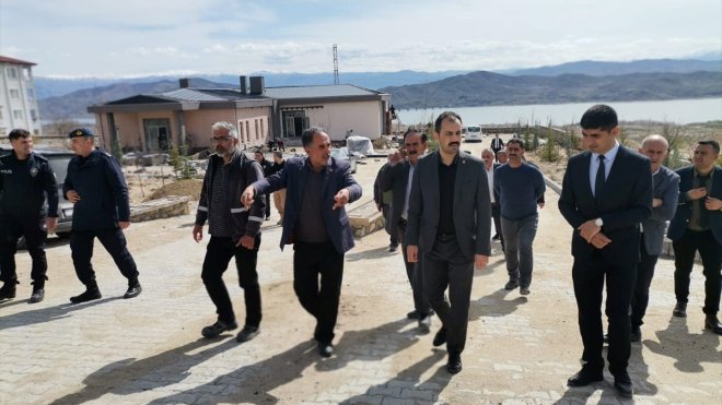 Baskil Kaymakamı Kundakçı, Gemici köyünde yapımı süren projeleri inceledi