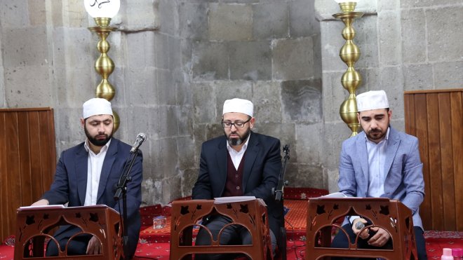 Van, Bitlis, Hakkari ve Muş'ta, depremde hayatını kaybedenler için mevlit okundu