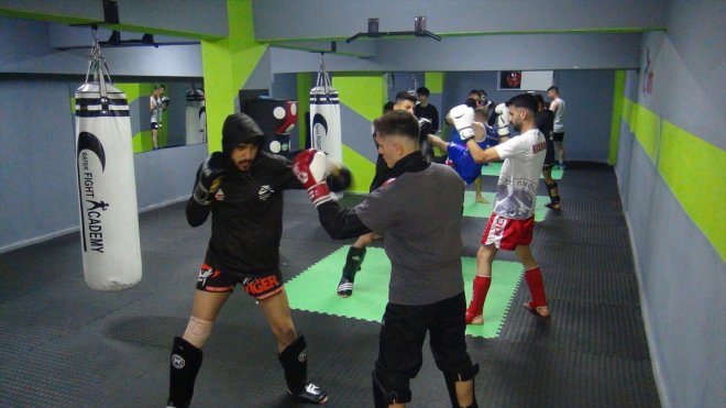 Bitlis'te depremden etkilenenler yararına Muaythai Gecesi düzenlenecek