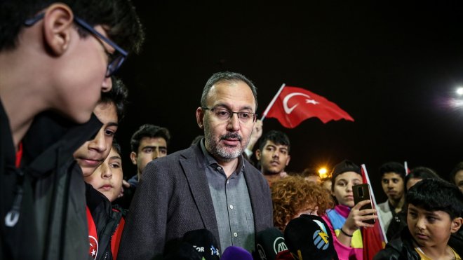 Bakan Kasapoğlu, Türkiye-Hırvatistan maçını depremzede çocuklarla izleyecek