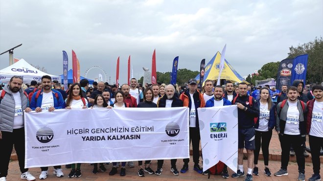 CK Enerji Akdeniz Bölgesi çalışanları, afetzede öğrencilerin eğitimlerine destek için koştu