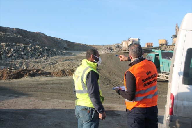 Deprem Enkaz çalışma hazırlıyor yapan bölgesinde Rehberi akademisyenler Yönetim 2