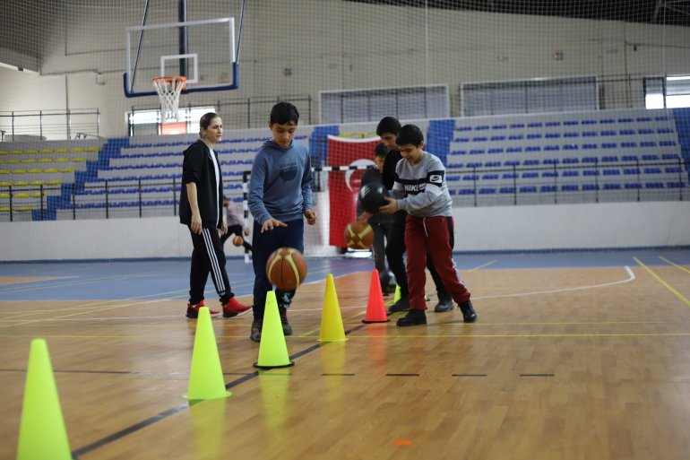 Depremzede çocuklar sportif etkinliklerle hayata tutunacak5
