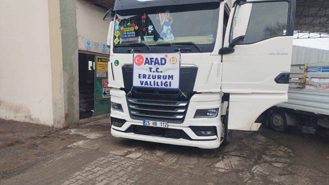 Erzurum'da STK'lerin deprem bölgesine yardımları sürüyor