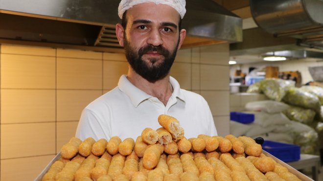 Erzurum'un kadayıf dolması iftar sofralarını süslüyor