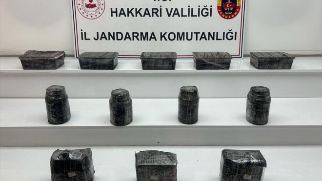Hakkari'de 15 kilogram sentetik uyuşturucu ele geçirildi