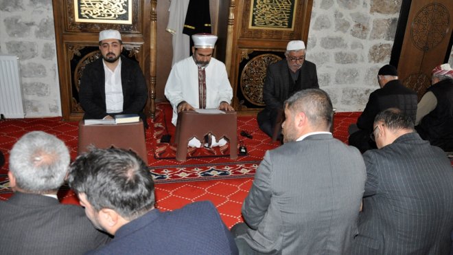 Depremde hayatını kaybeden eğitimciler Hakkari'de anıldı