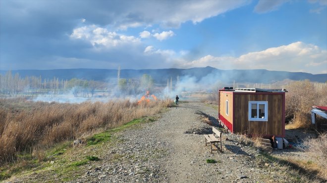 IĞDIR - Aras Kuş Cenneti yangında zarar gördü1